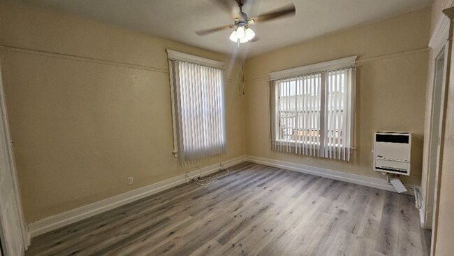 Foto del edificio - 743 S Burlington Ave