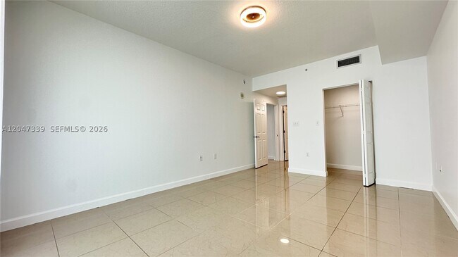Foto del edificio - 140 S Dixie Hwy