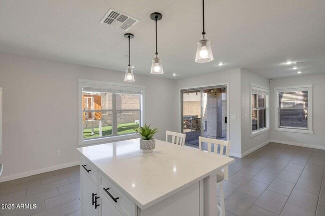 Foto del edificio - 7500 E Deer Valley Rd