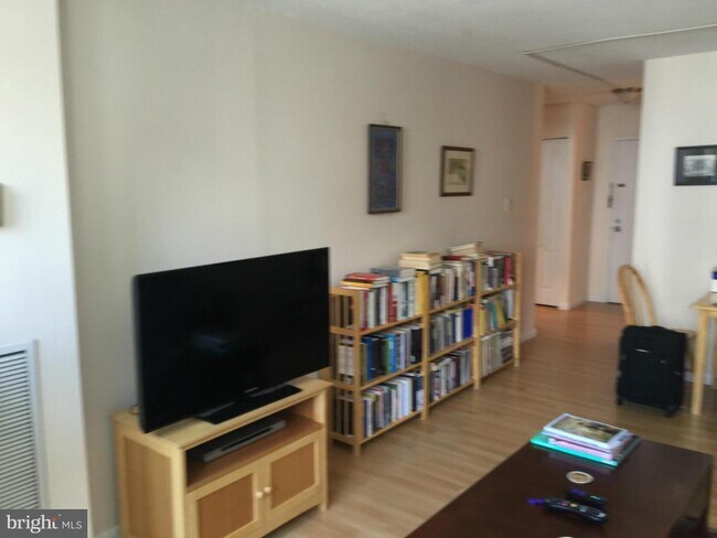 Foto del edificio - 1301 20th St NW