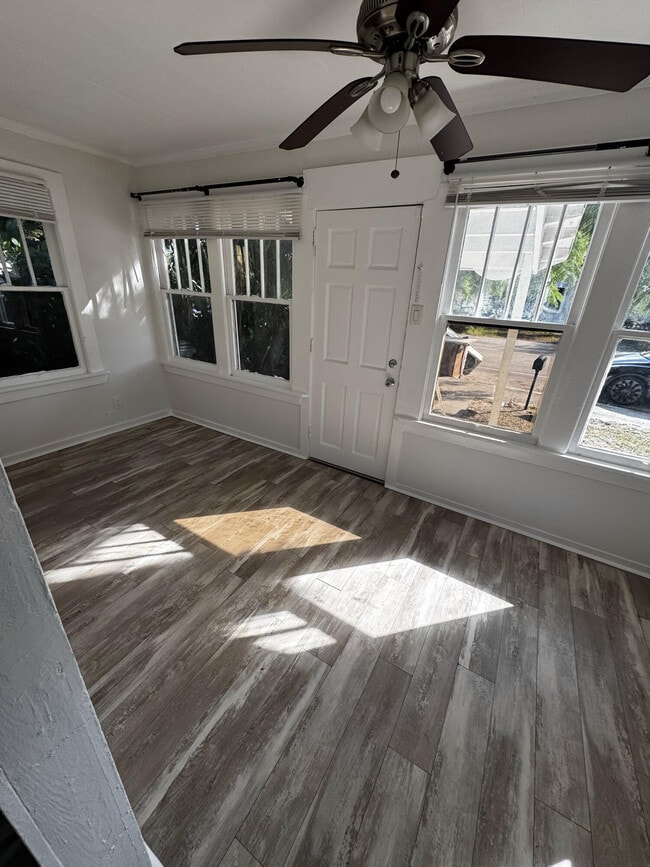 Foto del edificio - 315 N K St