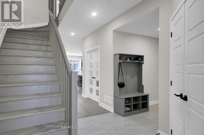 Photo du bâtiment - 357 Shoveler Grv