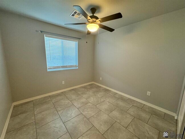 Foto del edificio - 13308 E 45th St