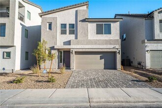 Building Photo - 5905 Becklow Gdns Ave