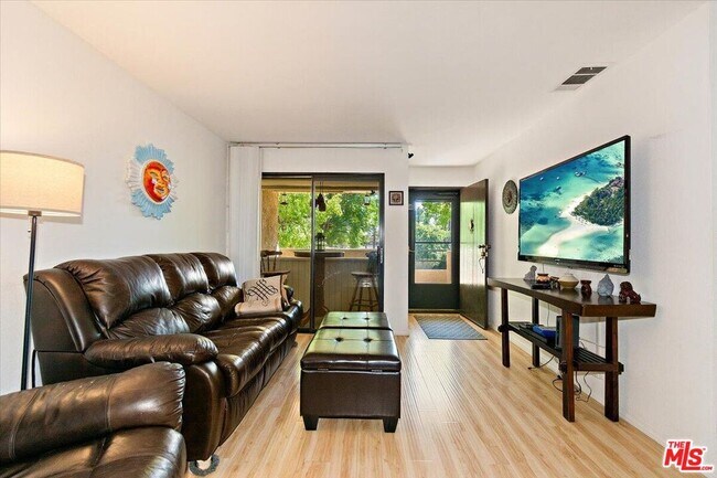 Building Photo - 2809 N Los Felices Rd