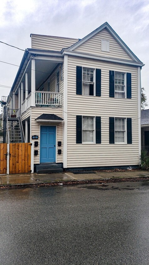 Primary Photo - 119 Drake Street Unit B