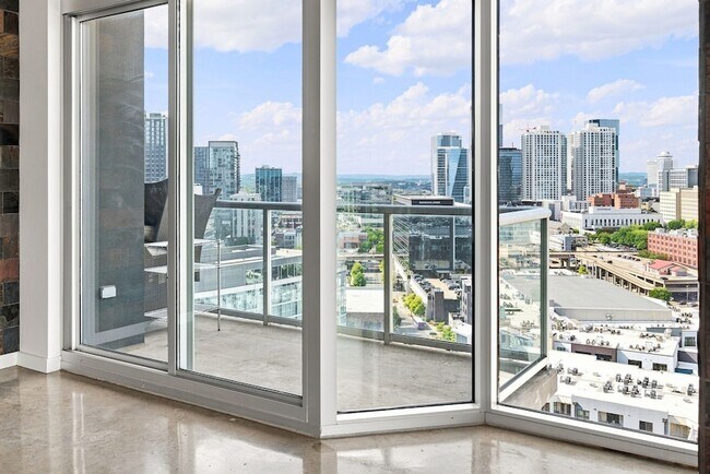 Foto del edificio - 600 12th Ave S