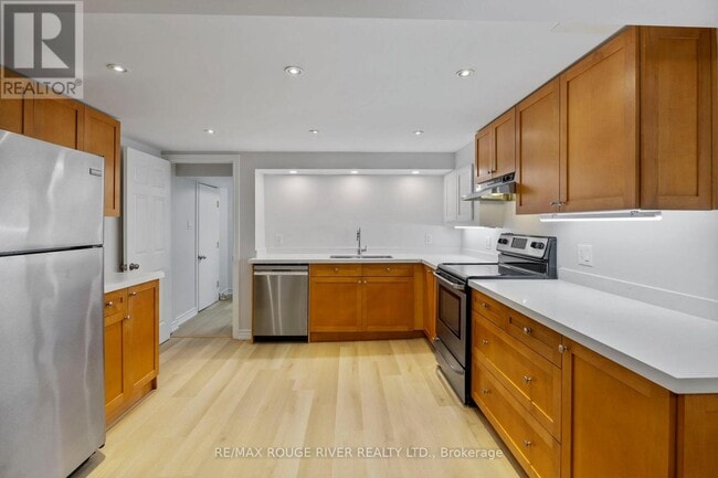 Photo du bâtiment - 902 Donovan Crescent