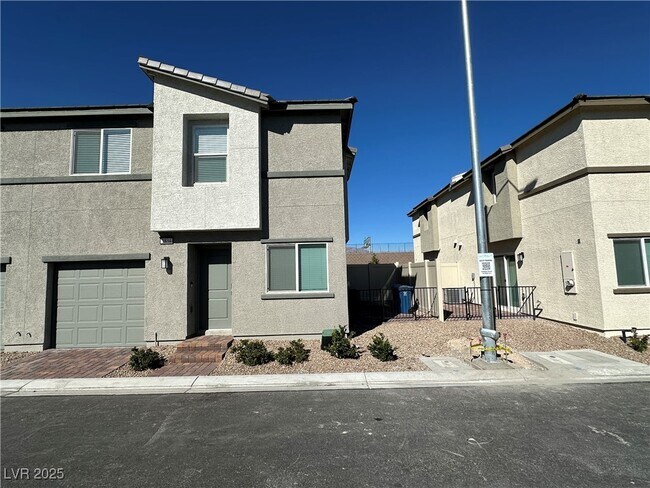 Foto del edificio - 2834 Champagne Gold Ave