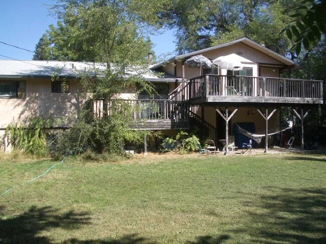 Building Photo - 3912 E Hartson Ave