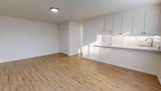 Foto del edificio - 2563 Irwin Rd