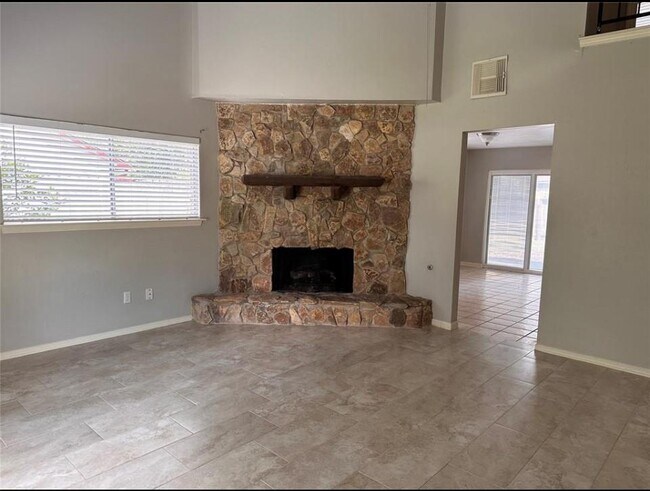 Foto del edificio - 3323 Brookdale Dr