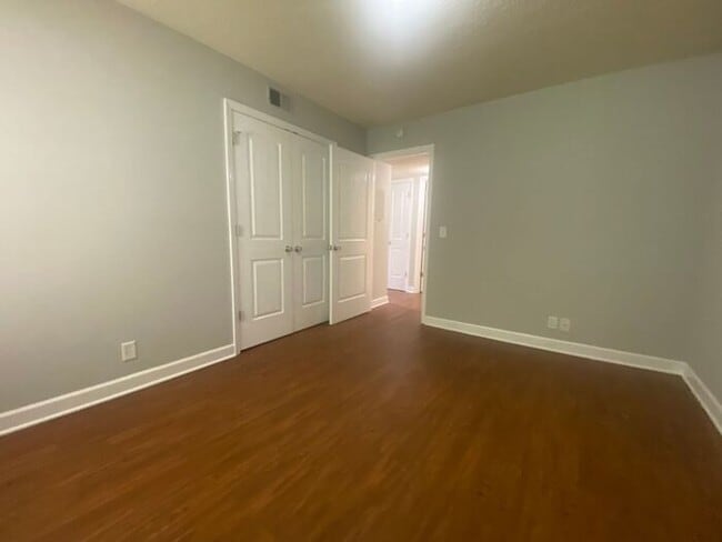 Building Photo - Amazing 2BR/1BA East Nashville Duplex!