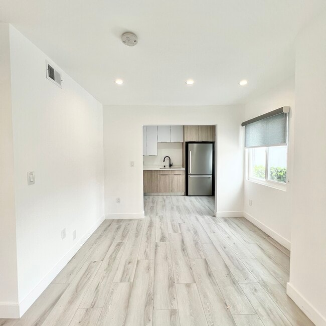 Building Photo - 2034 Garth Avenue