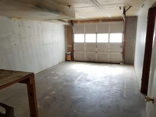 Building Photo - 3 bedroom in Billings MT 59102