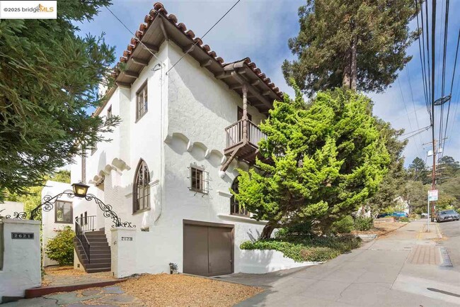 Building Photo - 2623 Virginia St