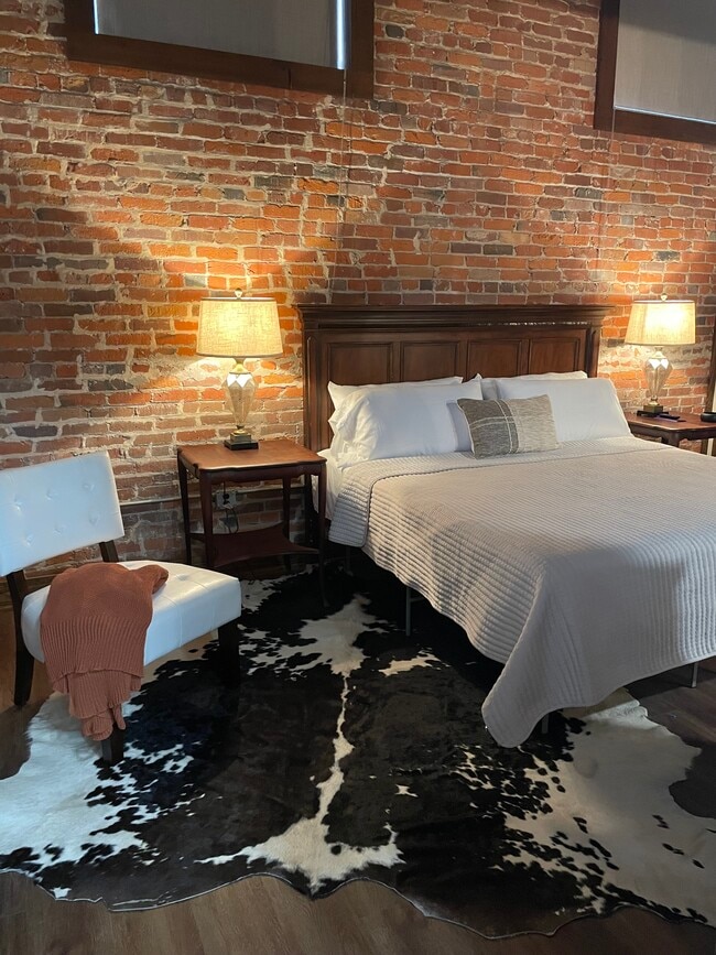PRIMARY BEDROOM - Union Mill Suites
