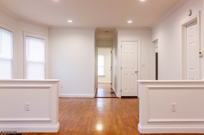 Foto del edificio - 103 Montclair Ave