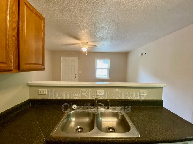 Building Photo - 139 Hollyberry Ln