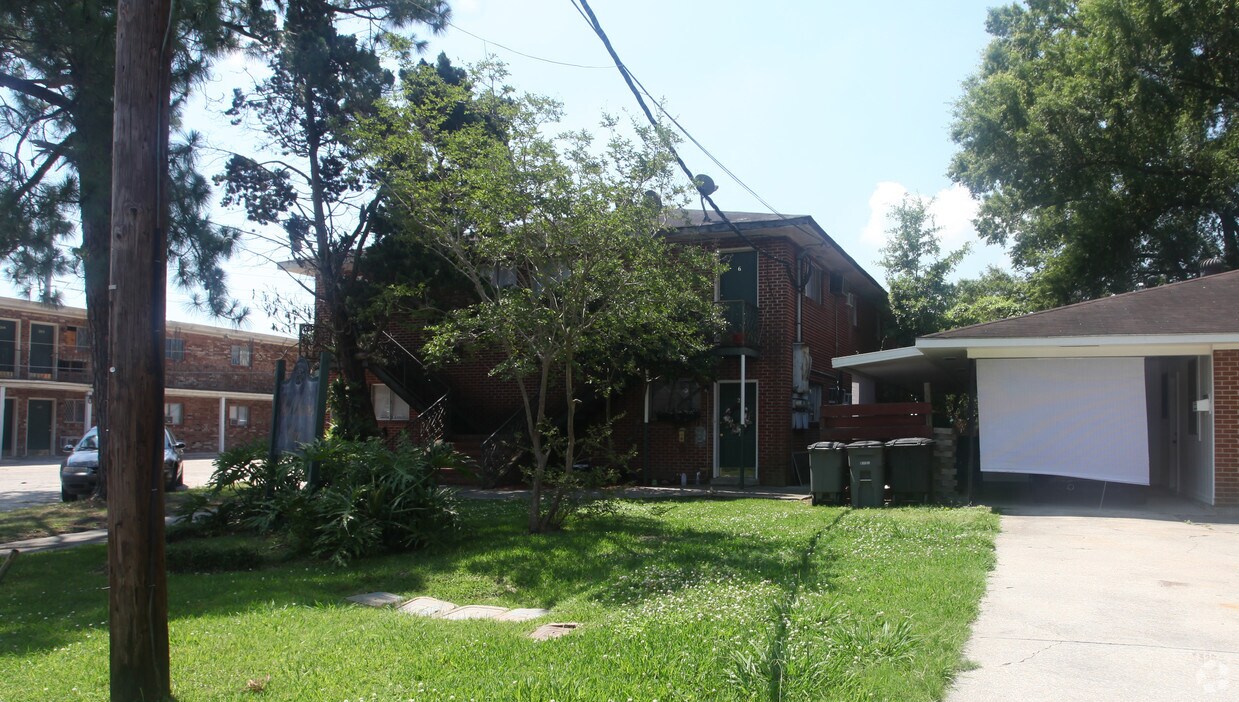 Foto del edificio - 1215 W Chimes St