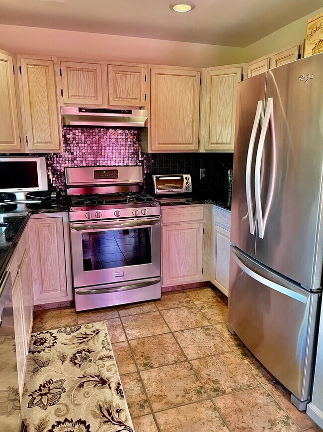 66 Duke St, East Greenwich, RI 02818 Townhome Rentals in East