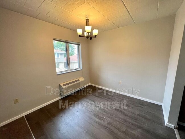 Building Photo - 510 Lunar Ln
