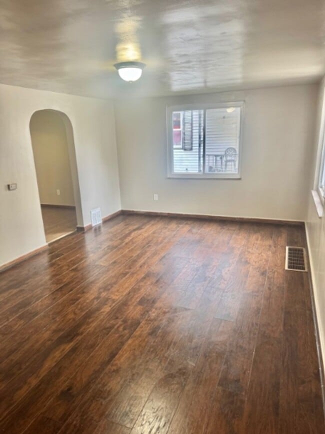 Building Photo - 350 Wylie Ave