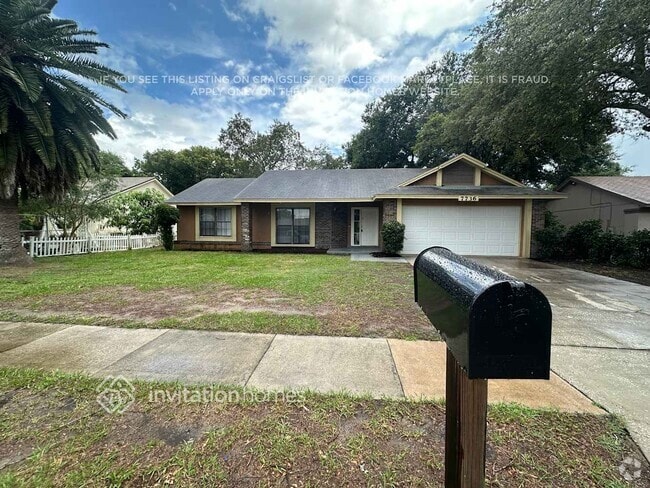 Building Photo - 7736 Covedale Dr