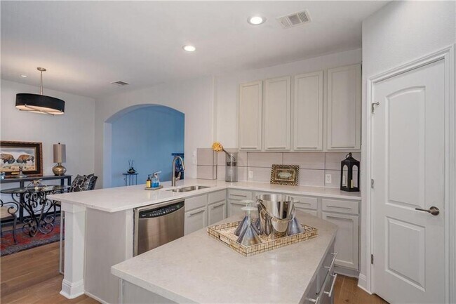 Building Photo - 230 Sunrise Ridge Cove