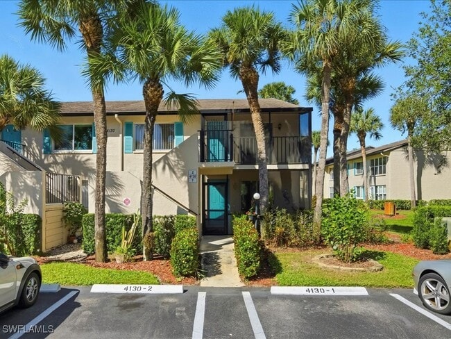 Foto del edificio - 4130 Looking Glass Ln