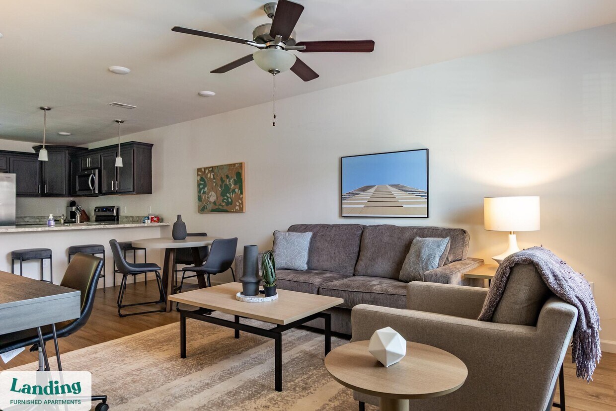 Foto principal - 610 Universal Dr