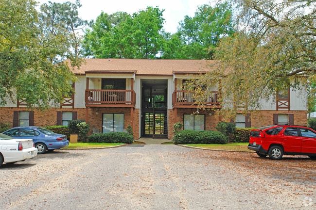 Building Photo - Calumet Villas