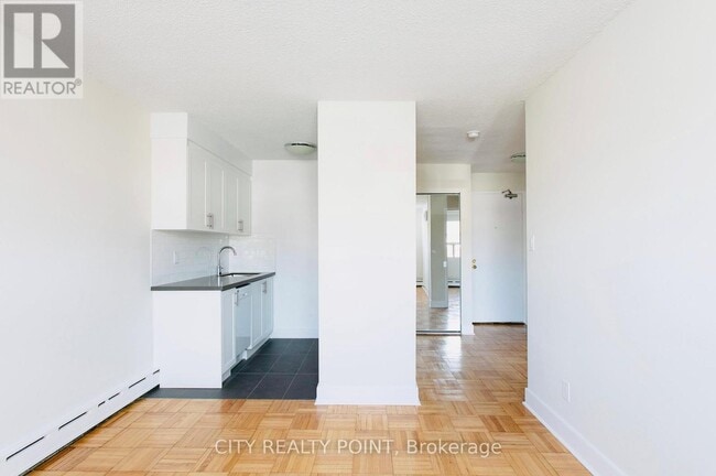 Photo du bâtiment - 990 Avenue Rd