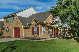 Building Photo - 381 Westview Dr