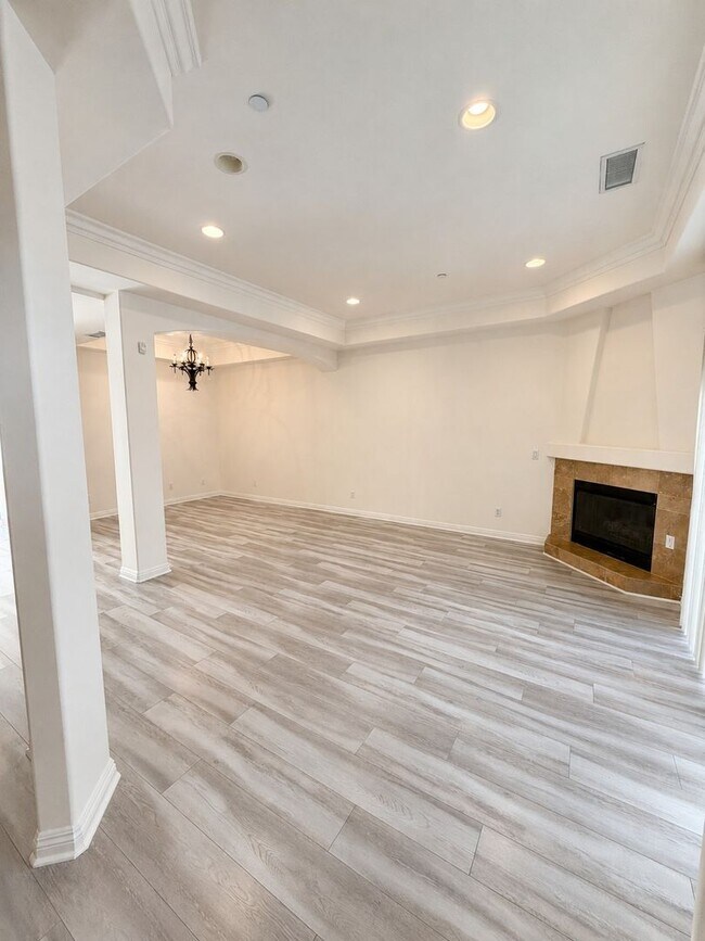 Foto del edificio - 15225 Dickens St