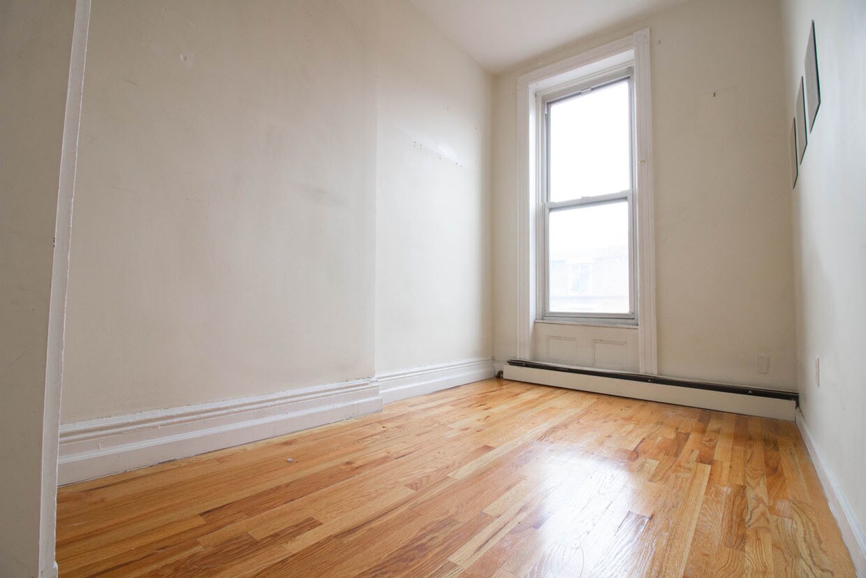 Primary Photo - 1221 Atlantic Ave