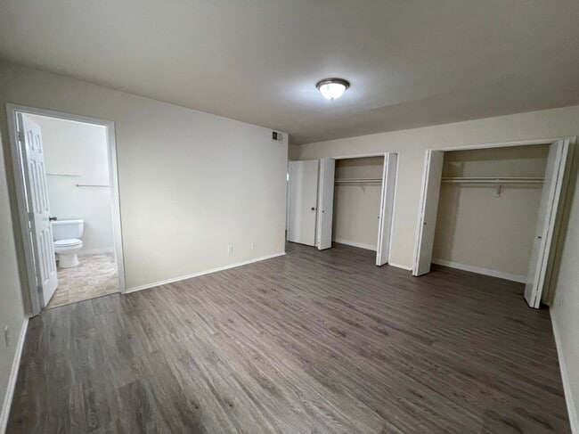 Building Photo - 840 3rd St