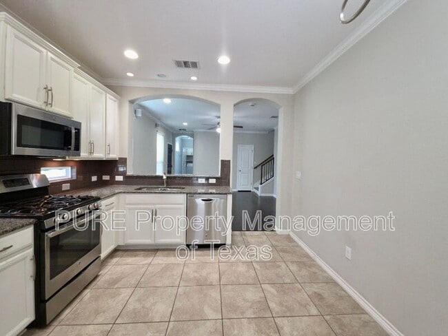 Foto del edificio - 13400 Briarwick Dr