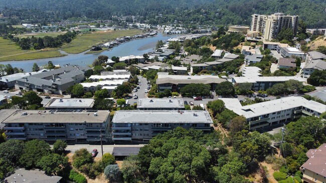 Foto del edificio - 320 Vía Casitas