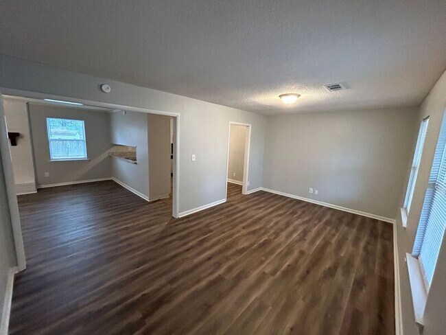 Foto del edificio - 2026 Woodmead St SW