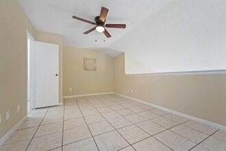Building Photo - 10855 Meadowglen Ln