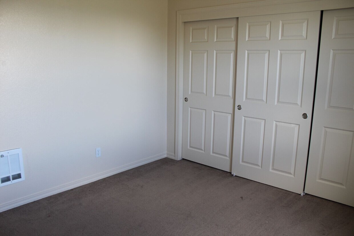 Foto principal - 304 N Willow St