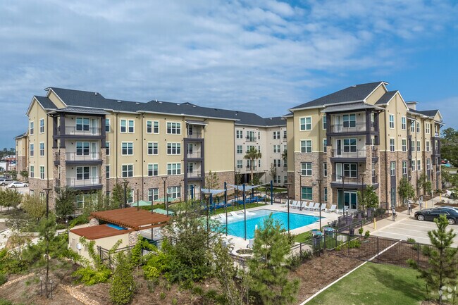 Building Photo - The Flats at Hooper Hill