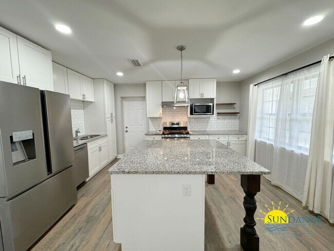 Foto del edificio - Stunning Renovated Home East of Hurlburt F...