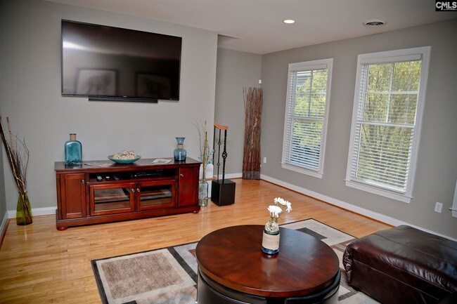 Foto del edificio - 319 Long Pointe Ln