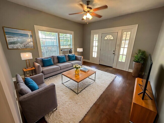 Foto del edificio - **APPLICATION RECEIVED** **MOVE-IN SPECIAL...