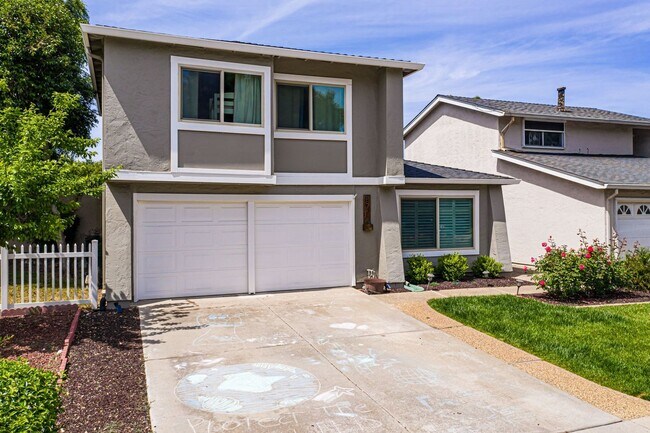 Foto del edificio - Gorgeous Blossom Valley area home in cul-de-sac! - $4,575/mo