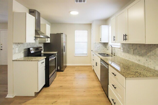 Foto del edificio - 6907 Stonleigh Pl