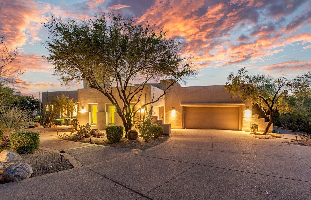 Primary Photo - 10119 E Winter Sun Dr, Scottsdale, AZ 85262