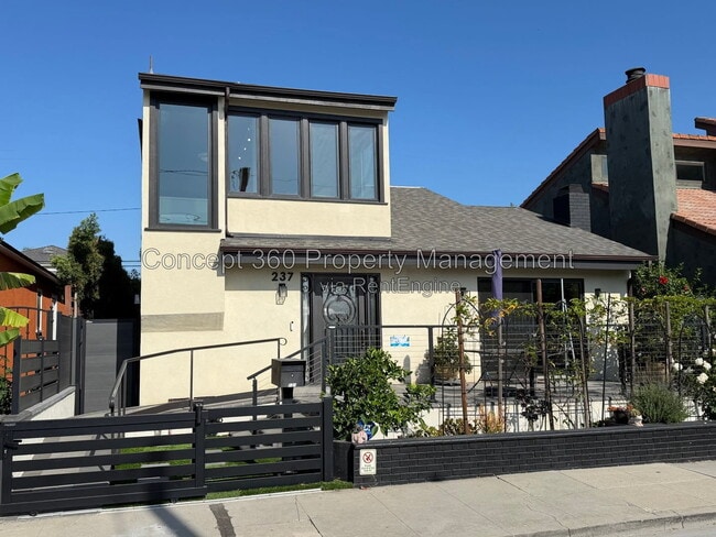 Building Photo - 237 Novara Dr